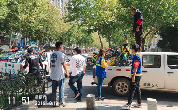 全员上阵齐动手，保障市容助军运